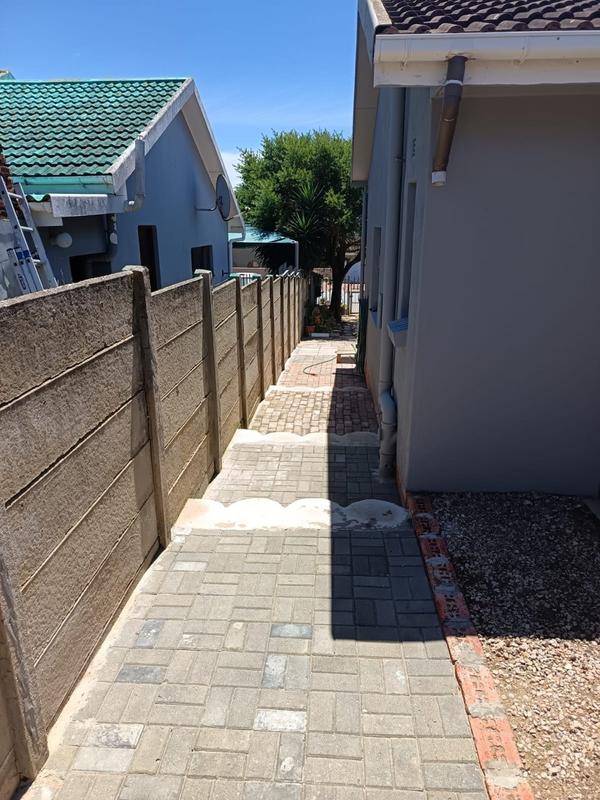 4 Bedroom Property for Sale in Heiderand Western Cape